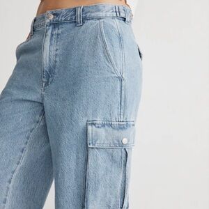 Madewell Low-Slung Straight Cargo Jeans in Coleman Wash